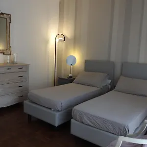 La Casa Di Clara 3*, Esine Italia